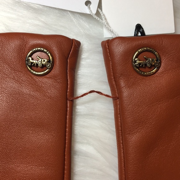 COACH Tech-Gloves Sunset Signature Quilted Leather - Picture 2 of 8